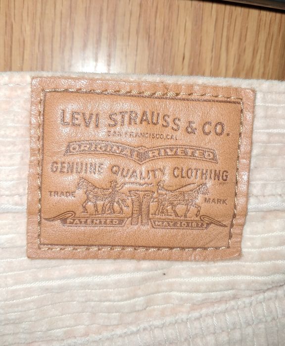 Calças Levi Stauss 27 beje