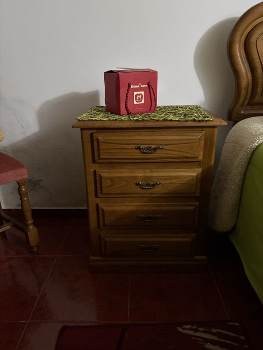 Quarto completo em madeira cerejeira