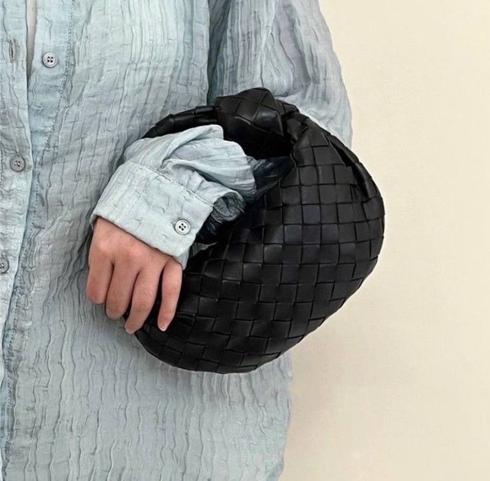 Сумка Bottega Veneta Jodie Mini Intrecciato жіноча чорна шкіряна