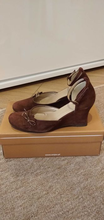 Buty Wojas na koturnie