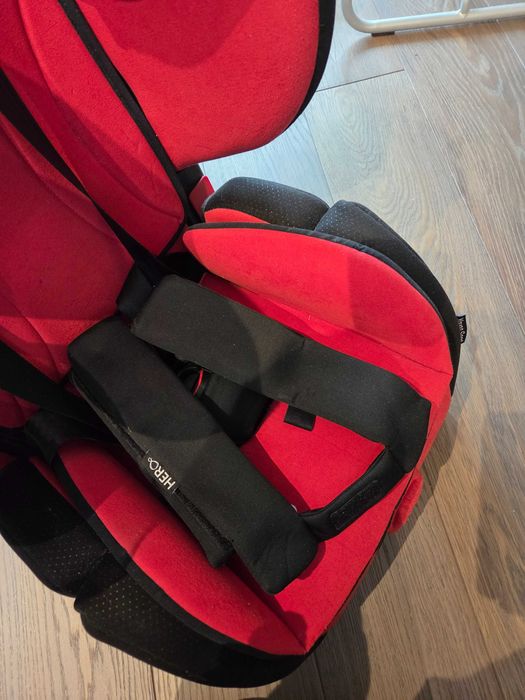 Fotelik RECARO Young Sport Hero Ruby (9-36 kg)