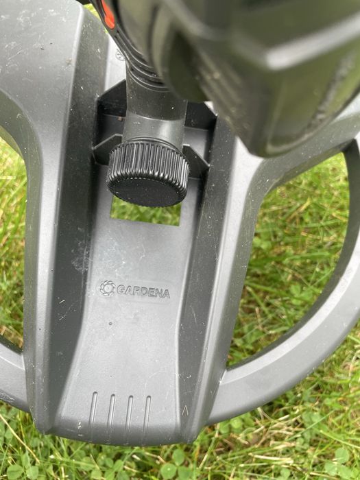 Wąż ogrodowy oraz zraszacz Gardena