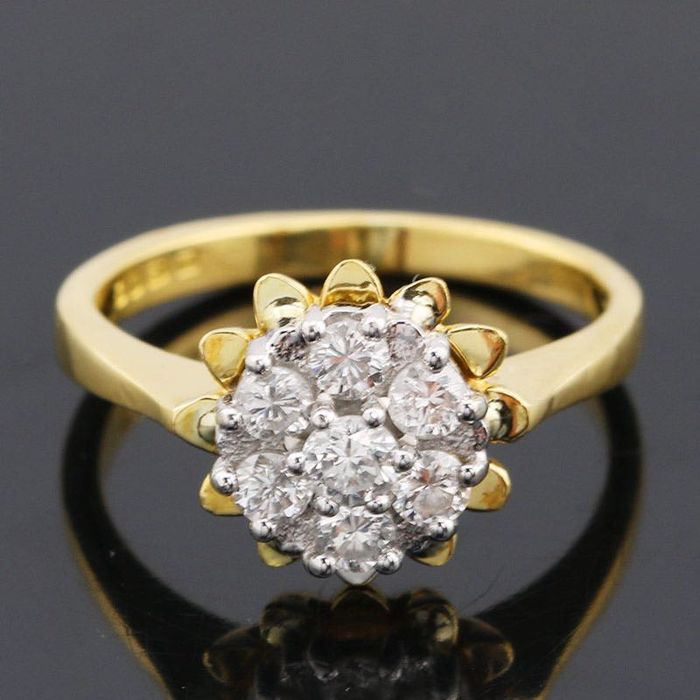 Złoty pierścionek z diamentami 0.46ct nietuzinkowy kwiatek 18K