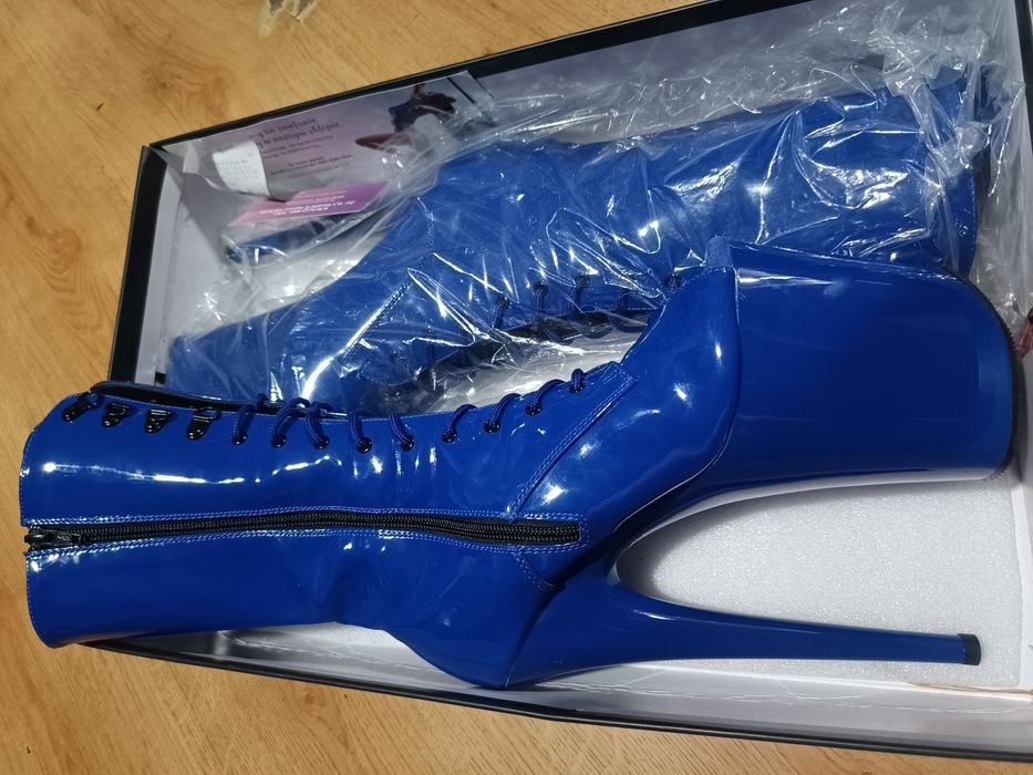 Szpilki Flamingo  200mm professionalne
Botki damskie Pleaser Flam