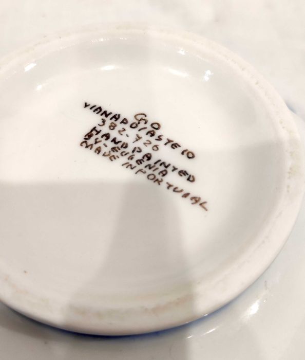 Decorative small-sized cup64740742135170122