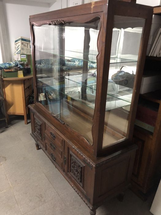 Louceiro / vitrine antigo