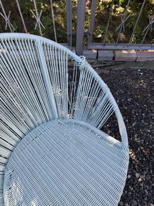 Meble rattanowe uszkodzone