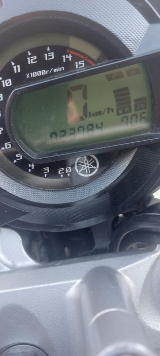 Mota Yamaha FZR 600