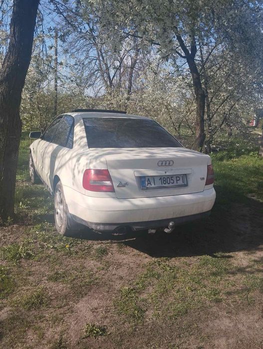 Продам ауди а 4б5 1.8 ADR.автомат