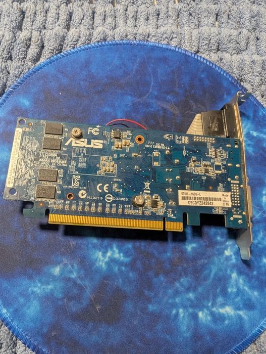 Відеокарта ASUS GeForce GT 610 ( заміна охолодження на Honeywell PTM7950) та Кулери для ПК WX-12025 (120мм) – 3 шт. Відмінний стан