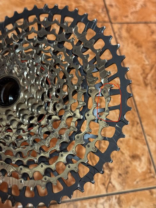 Kaseta SRAM Rival XPLR XG-1351 E1,13spt+ Kaseta GX Eagle XS-1275 12- rzędowa 10-52