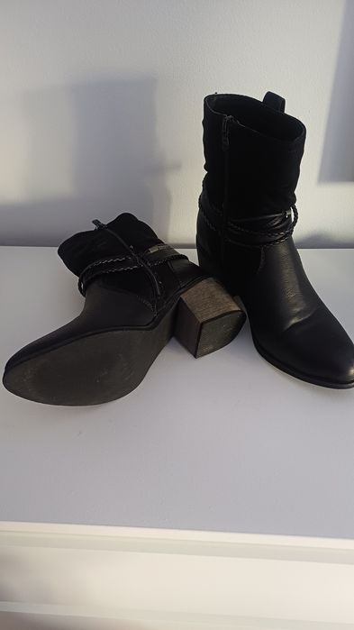 Botins pretos - 39