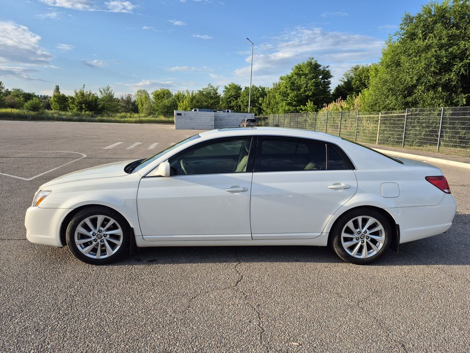 Toyota Avalon 3.5 2007 (конкурент camry , lexus es 350)
