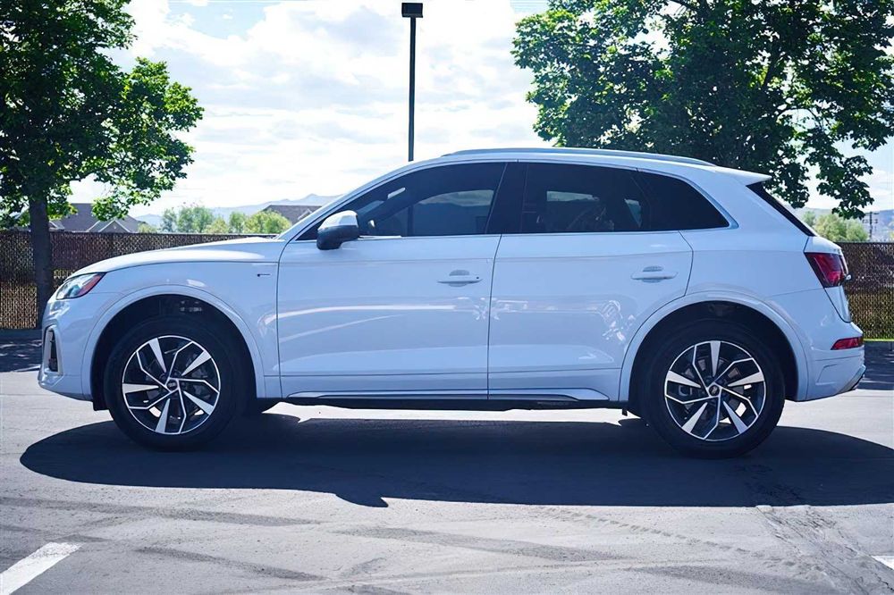 Audi Q5      2024