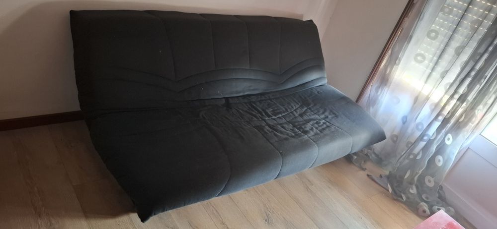 Sofá cama usado em bom estado