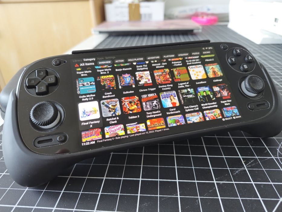 Retroid Pocket 5 + oficjalny grip + szkło ochronne, stan bardzo dobry