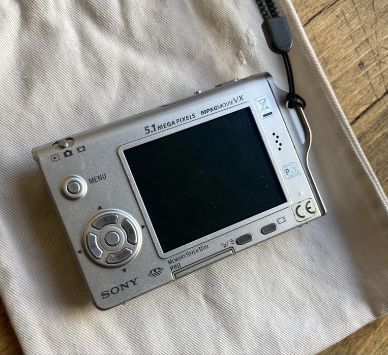 Sony cyber shot T7