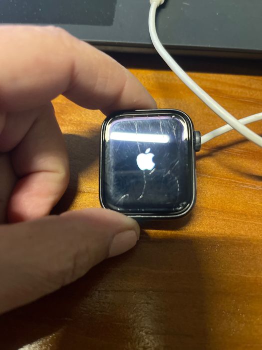 iPhone SE, Iwatch SE