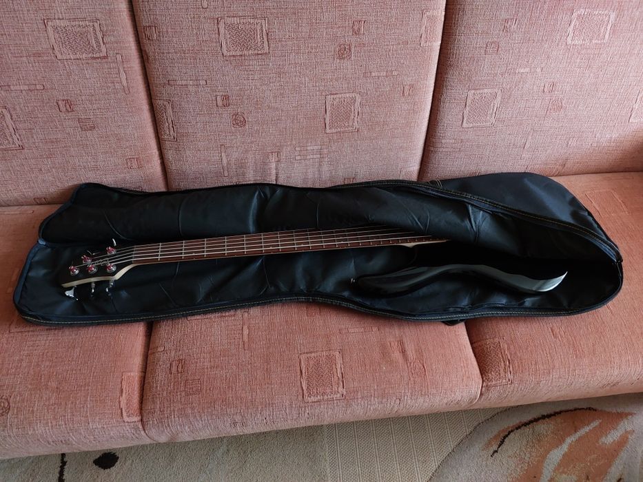 Cort Action Bass V + active    |.   gitara basowa bas aktywny