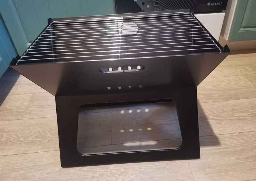 Портативний складний мангал для шашликів де завгодно