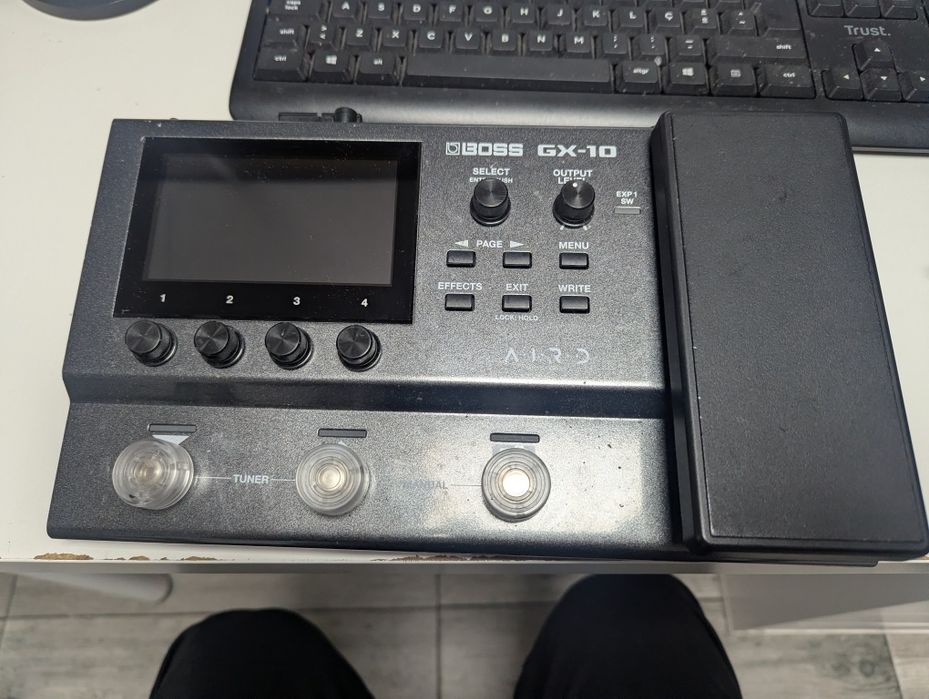 Pedaleira Boss Gx-10