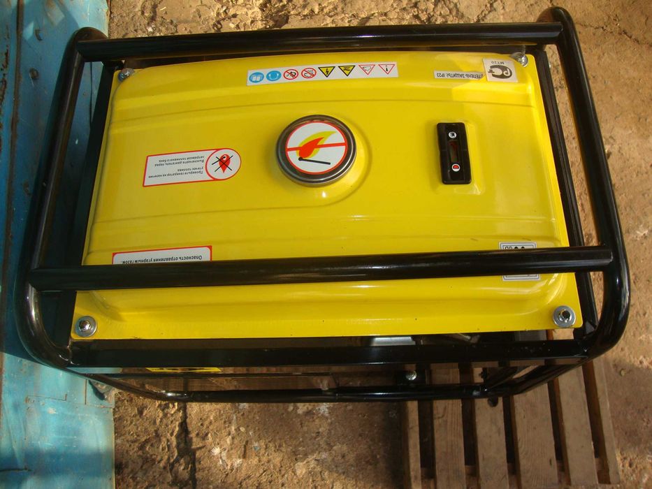 Бензогенератор FIRMAN SPG3000