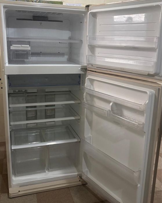 Холодильник SHARP бежевый