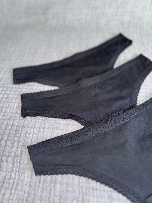 H&M 3 pary czarne stringi pół brazyliany bawełniane bawełna koronka Xs