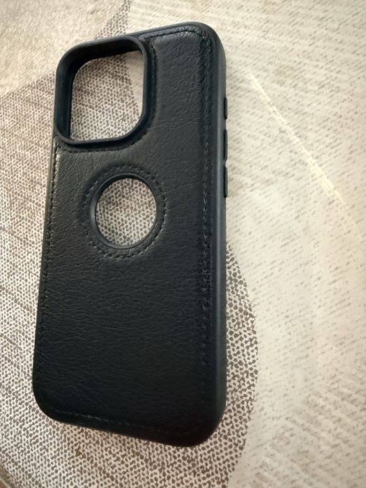 Продам чохол на Iphone 16 Pro