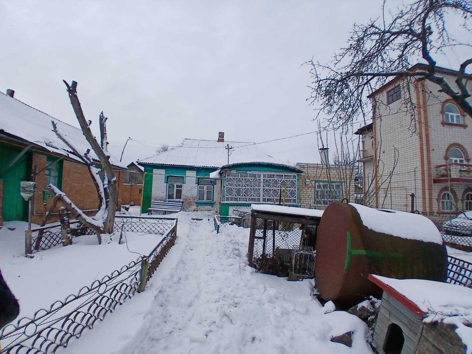 У продажу будинок із ЗЕМЕЛЬНОЮ ДІЛЯНКОЮ ПІД ЗАБУДОВУ площею 14.7 с.