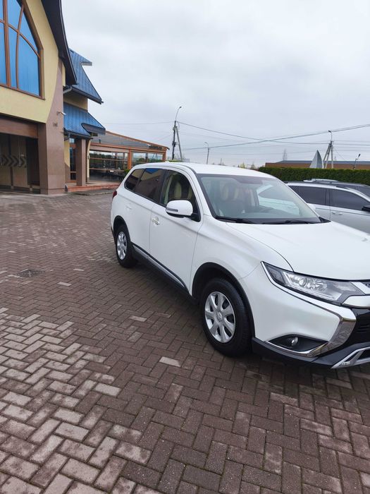 Mitsubishi Outlander 2022