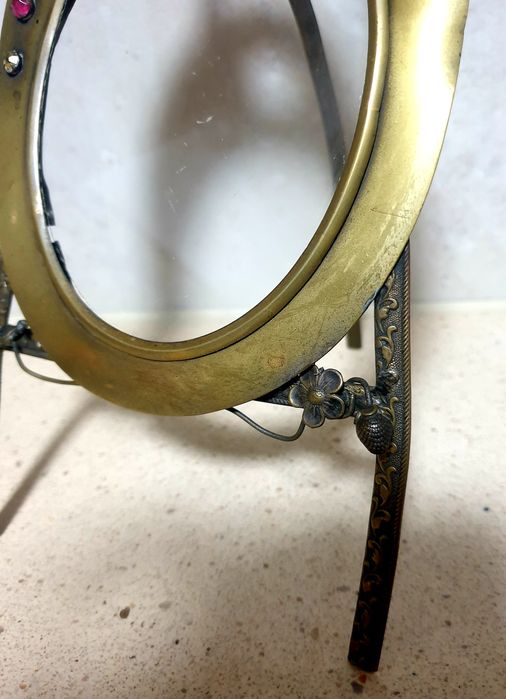 Linda rara antiga moldura em forma de uma paleta de cores