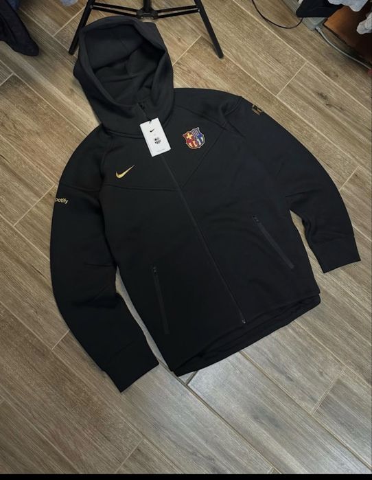 Nike FC Barcelona Tech Fleece Windrunner.