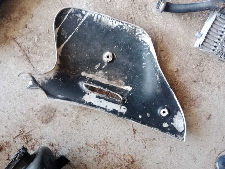 peugeot xp6 cross enduro boczek owiewka prawa tylna derbi senda