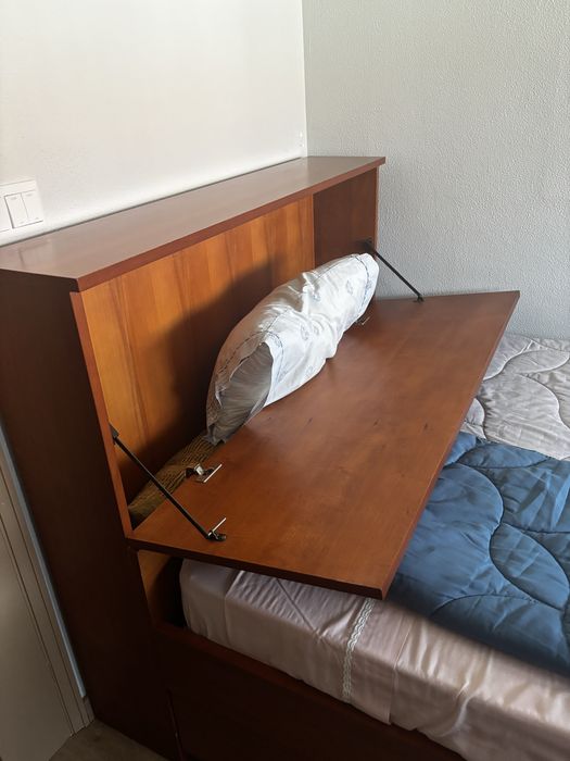 Cama de solteiro como nova