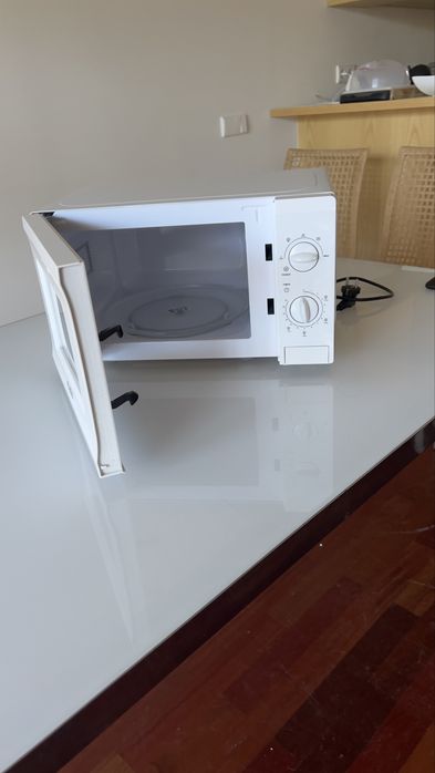 Microondas praticamente novo