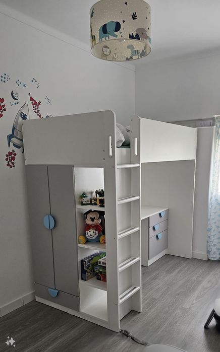 Cama alta + secretaria  Ikea