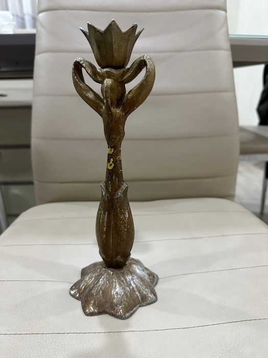 Підсвічник.    .