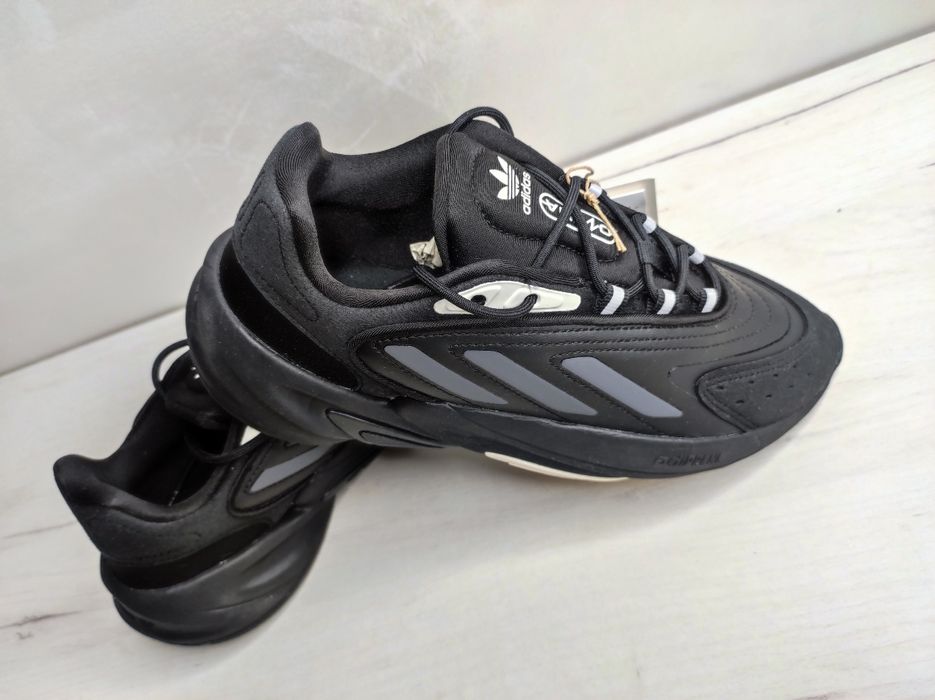 Кросівки adidas  ozelia originals