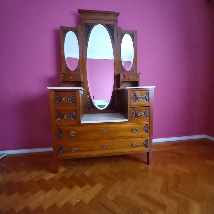 Comoda e mesa de cabeceira