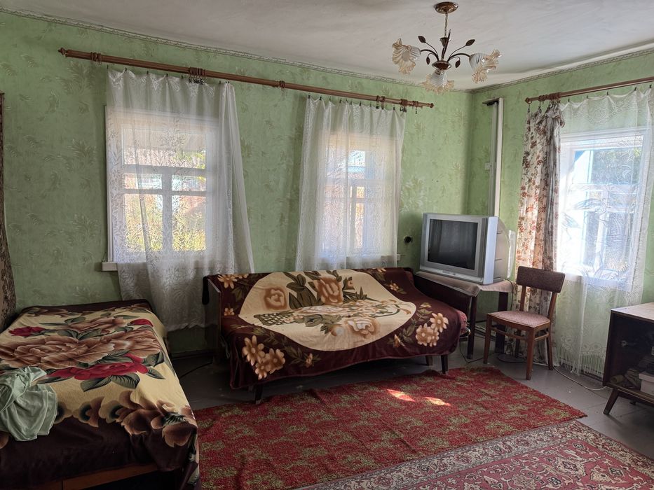 Продажться будинок