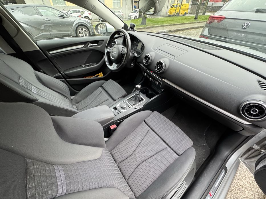 Audi A3 Sportsback 1.4 TFSI S-line (exterior)