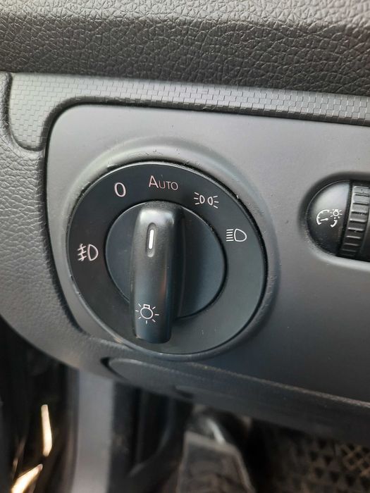 Włącznik świateł Auto Volkswagen Golf V Leon Octavia