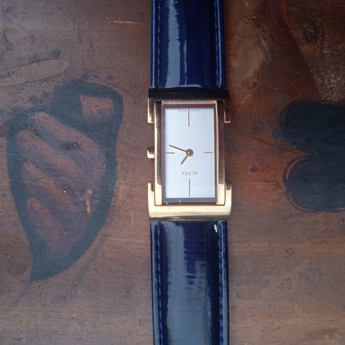 Наручные,карманные часы.