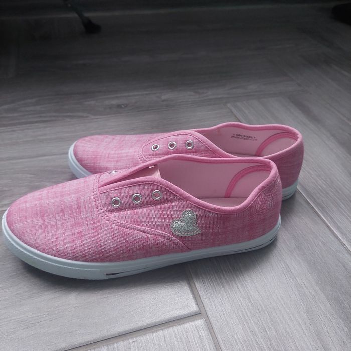 Мокасини Кеди 36 розм  без шнурків на резинці