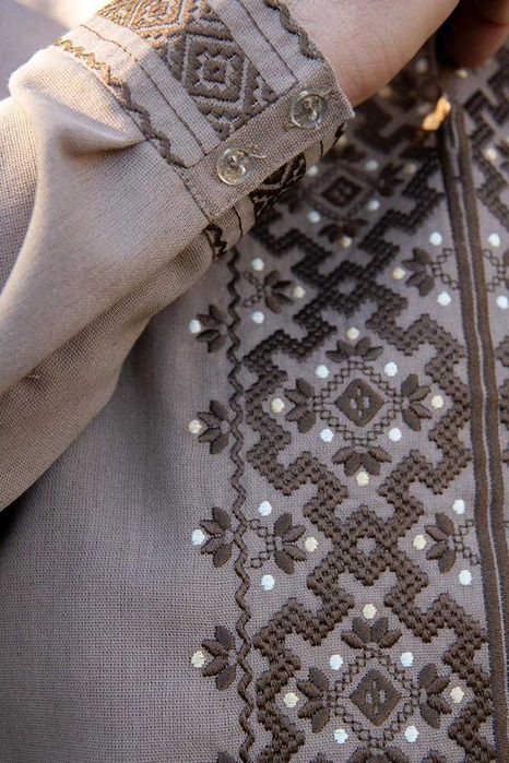 Чоловіча вишиванка українська натуральна сорочка з довгим рукавом