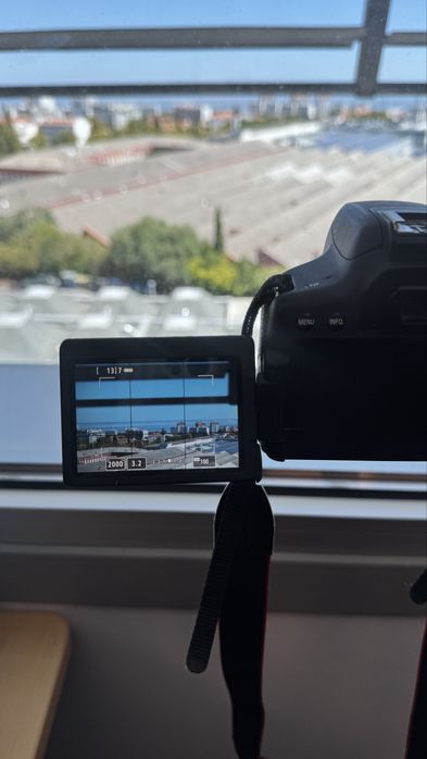 Canon 750D + lente 50mm + lente 18-55mm +2 baterias