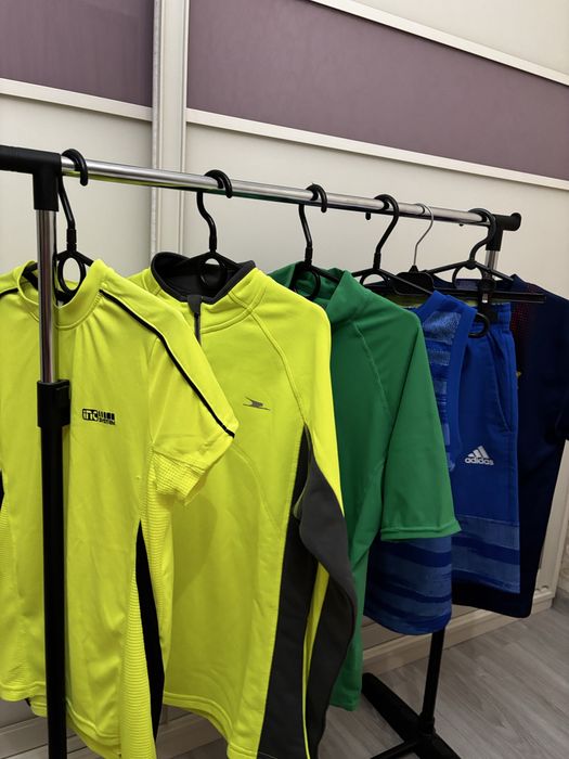 Спортивні речі.  .