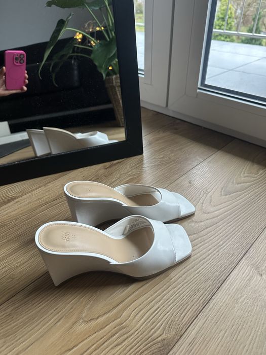 Klapki na obcasie. Solidne. Rozmiar 37. Z kwadratowym noskiem