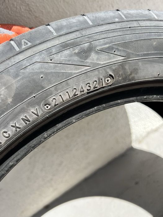 235/50/19 Toyo Tires 2 pneus